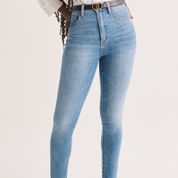 BNWT Aritzia Denim Forum jeans - Size 26 - Picture 6 of 13